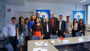 Gruppenbild mit den vietnamesischen GÃ¤sten Â© IIRF