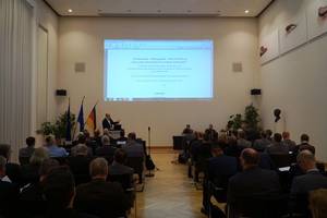 Foto: Thomas Schirrmacher bei seinem Vortrag im Stauffenbergsaal des Bundesverteidigungsministeriums (Saalaufnahme) Â© BQ/Warnecke