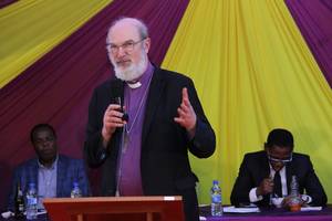 Foto: Thomas Schirrmacher während des Empfangs mit den Generalsekretären der Vereinigung der Evangelikalen in Afrika und des Pan African Council of Churches © WEA