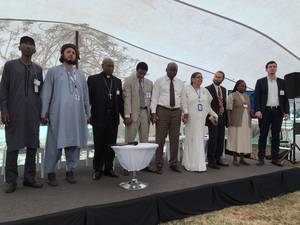 Foto: Vertreter unterschiedlicher Glaubensrichtungen bei einer Parallelveranstaltung im Rahmen der Faith for Earth Initiative bei der UN-Umweltversammlung (2019) Â© WEASC