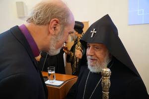Foto: Thomas Schirrmacher begrÃ¼Ãt den armenischen Katholikos und Patriarch Karekin II. Nersissian in Berlin zum Reformationsgedenken 2017 Â© BQ/Schirrmacher