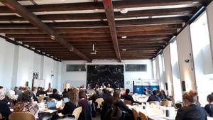 Photo 3: During a business meeting Â© Thomas Schirrmacher
