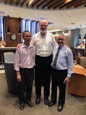 Photo: Thomas Schirrmacher with the President of the Assemblies of God in Mozambique, Pastor Luís Manuel (right), and collaborators © BQ/Esther Schirrmacher