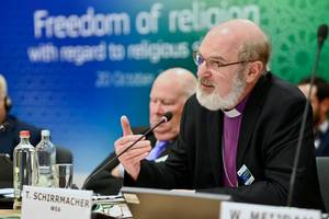 Photo: Archbishop Thomas Schirrmacher during his speech © BQ/Martin Warnecke
