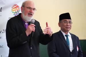 â¢	Foto: Bischof Dr. Thomas Schirrmacher (links), GeneralsekretÃ¤r der Welt-weiten Evangelischen Allianz, zusammen mit KH. Yahya Cholil Staquf, Ge-neralsekretÃ¤r des Obersten Rates der Nahdlatul Ulama Â© WEA/Timothy Goropevsek