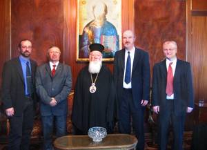 Foto: Die Delegation des Martin Bucer Seminars beim Ãkumenischen Patriarchen von links nach rechts: Titus Vogt, Prodekan MBS; Behnan Konutgan, PrÃ¤sident MBS TÃ¼rkei; Patriarch BartholomÃ¤us I.; Thomas Schirrmacher, Rektor MBS; Thomas Kinker, Dekan MBS Â© BQ