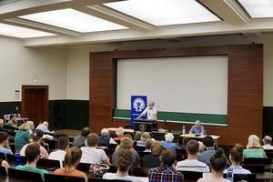 Thomas Schirrmacher wÃ¤hrend seiner IGFM-Vorlesung an der UniversitÃ¤t Freiburg (mit Publikum) Â© BQ / Warnecke